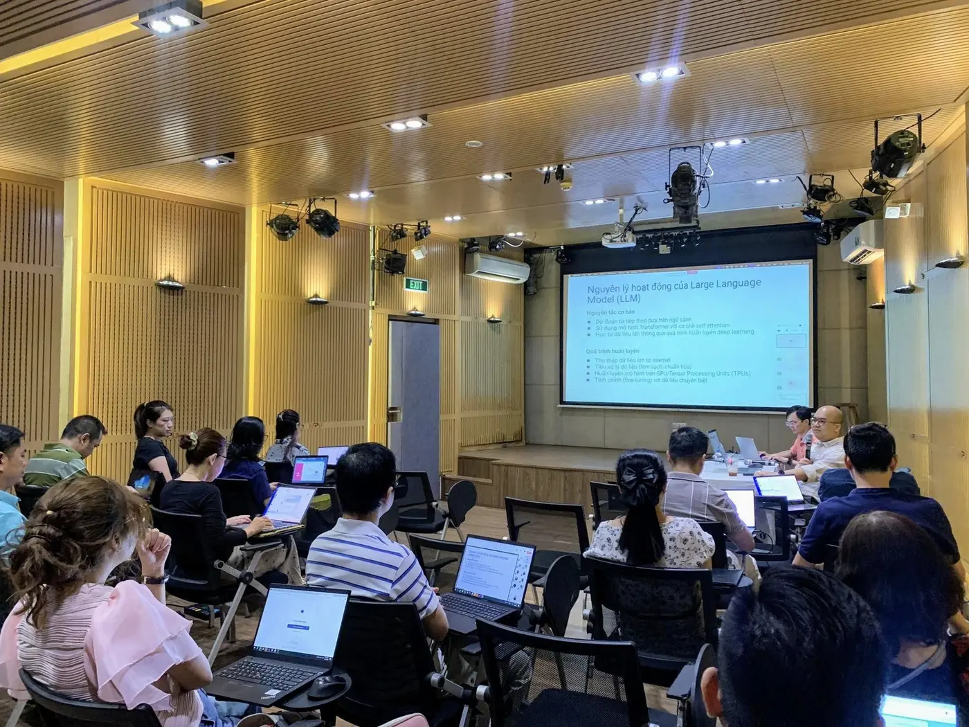 Executive Decision-Making in the Age of Generative AI